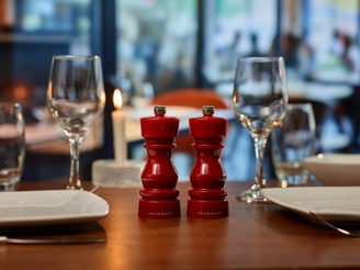 Kvarnset London Röd Akryl 15 cm COLE&MASON®